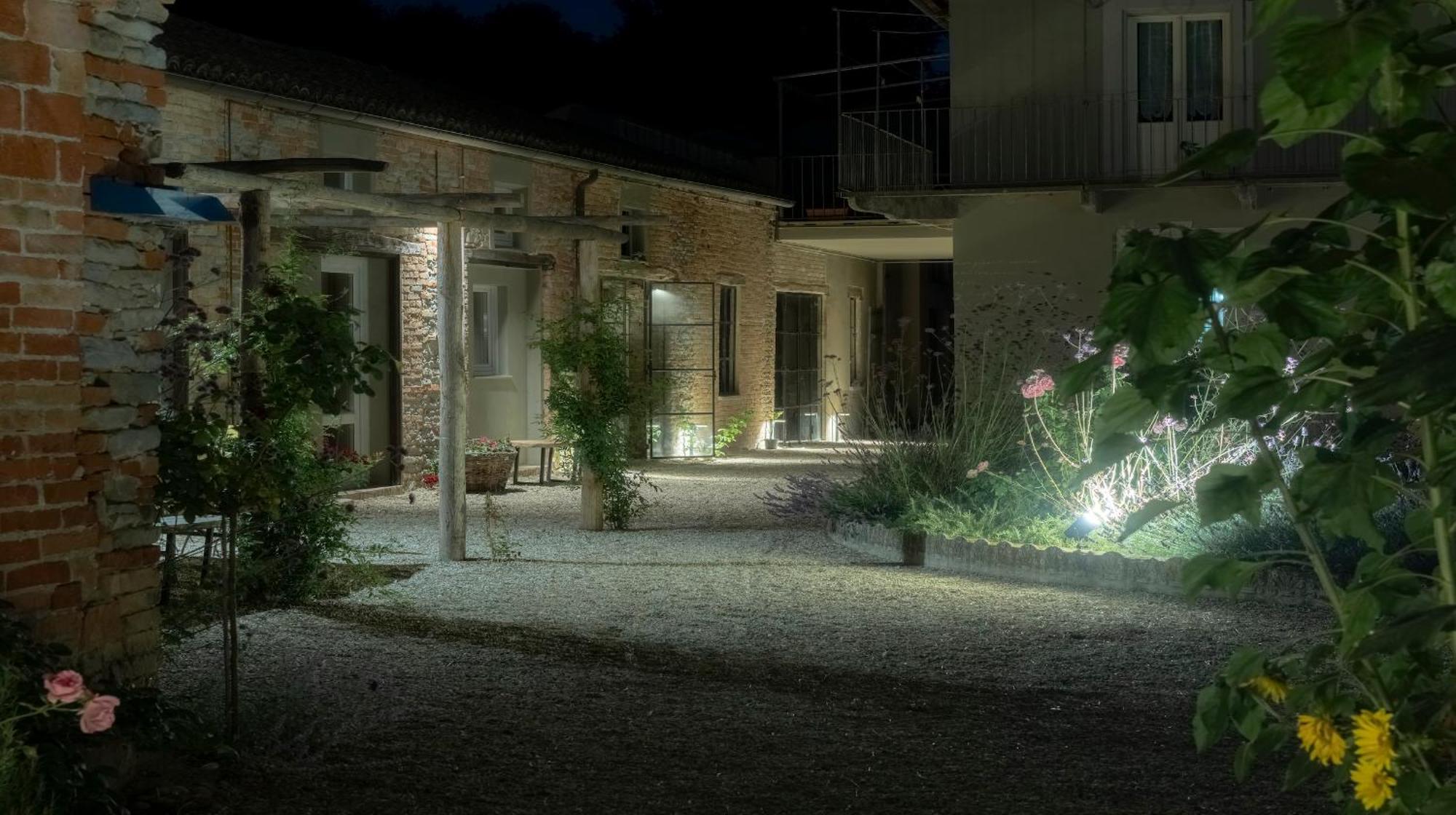 Vigne Di Fagnano 1709 Eco Relais Vendégház Santo Stefano Belbo Kültér fotó